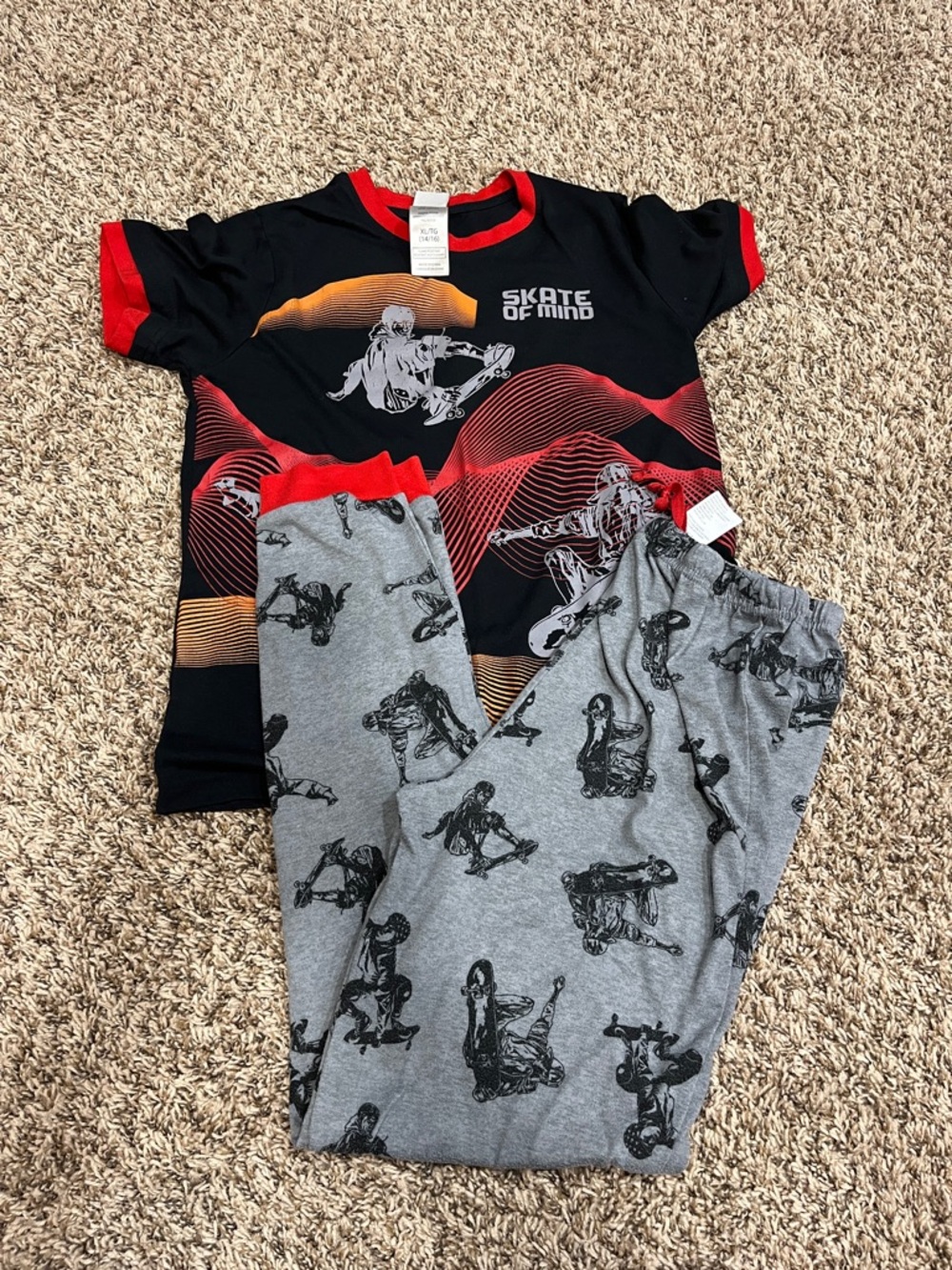 CAT & JACK Pajama bundle - Picture 3 of 6